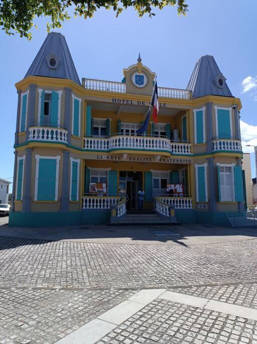 Tukusi Bungalow Le Moule Buitenkant foto