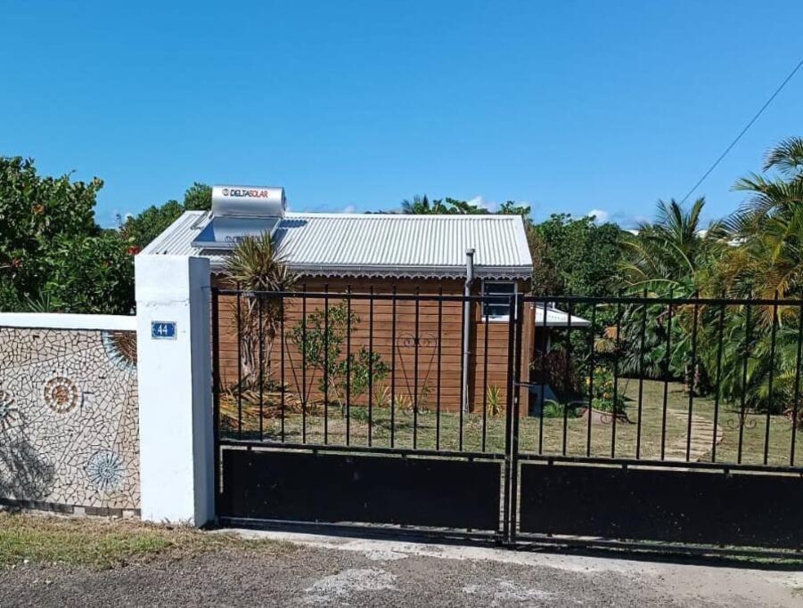 Tukusi Bungalow Le Moule Buitenkant foto