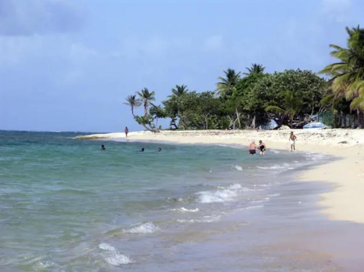 Tukusi Bungalow Le Moule Buitenkant foto